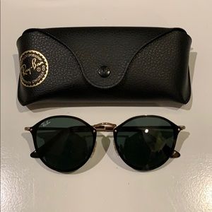Round sunglasses